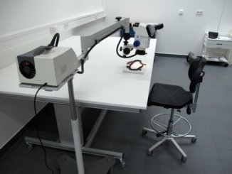 ZEISS Stemi 508 doc Mikroskop mit P+L Bodenstativ, Senkrecht-Beleuchtung LED & Kamera 