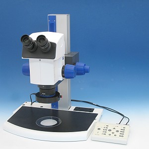 Stereomikroskop SteREO Discovery.V8 mit Grob-/Feintrieb und VisiLED Beleuchtung im Auf- und Durchlicht 