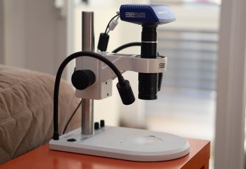 Videomikroskop im Set – ZEISS Axiocam 212 color mit Zoom-Objektiv und MikstaLED M 