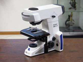 Mikroskop Stativ Axiolab 5, DL/FL, 3 Kanal FL-LED 5x H, Trieb rechts 