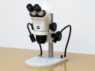 Stemi 2000 mit MikstaLED Auflichtstativ 