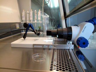 Stativ-Sonderanfertigung Tischstativ für Flowbox 